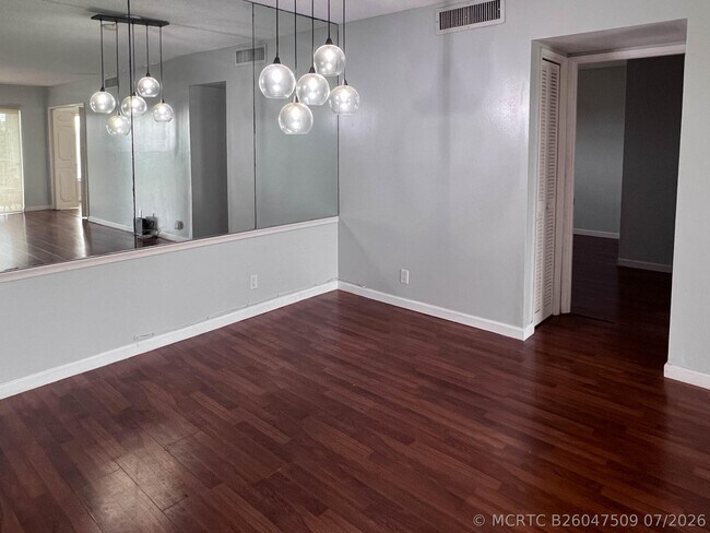Foto del edificio - 3050 N Palm Aire Dr