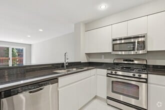 Building Photo - 302 Nelson Ct