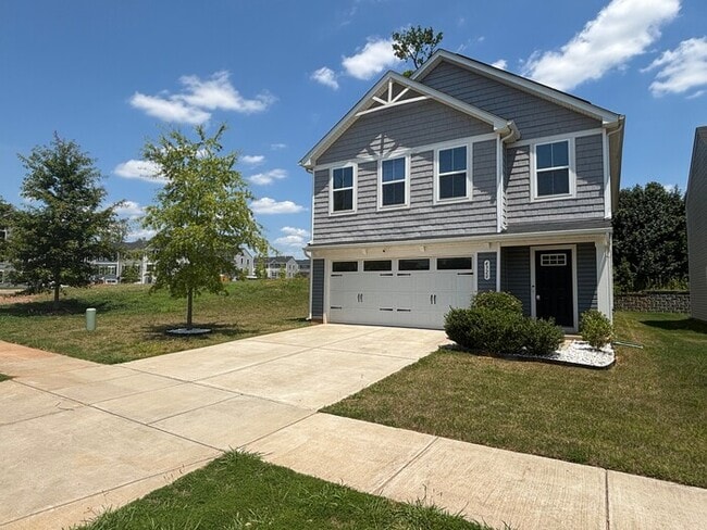 Building Photo - Spacious 5-Bedroom Home in Dillon Lakes
