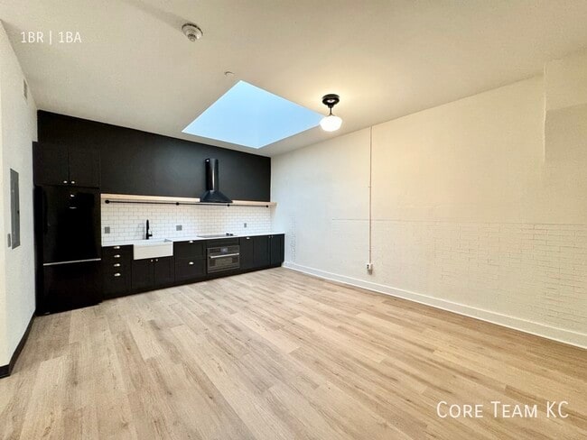 Building Photo - 315 E 39th St