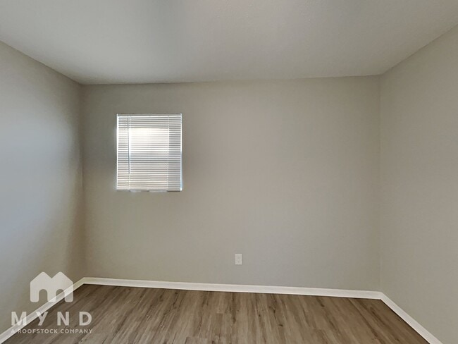 Building Photo - 5575 Oglesby Rd