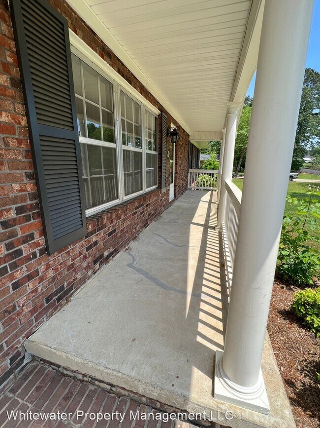 Building Photo - 3 br, 2 bath House - 834 Kay Circle