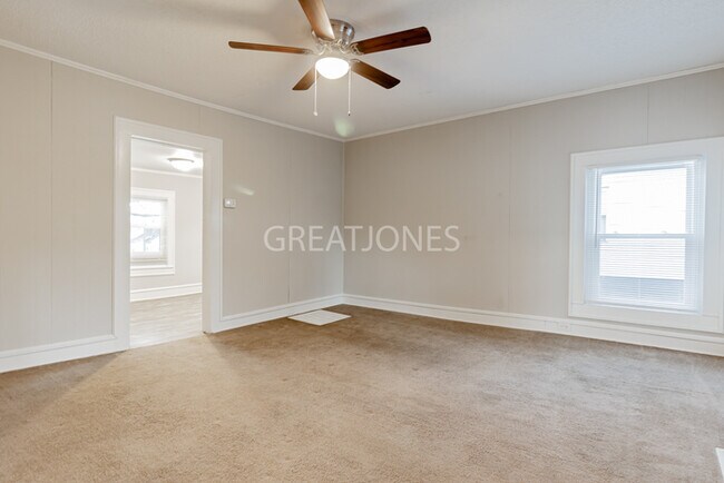 Foto del edificio - 204 Woodside Ave