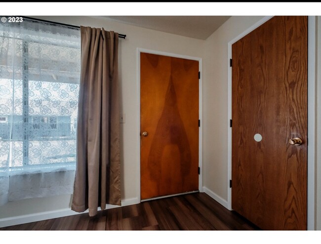 Foto del edificio - 635 E Elmore St