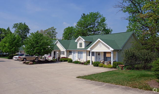 Building Photo - Oak Tree Village