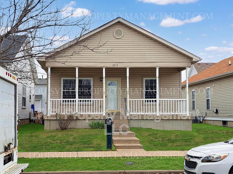 Primary Photo - 3715 Stratton Ave