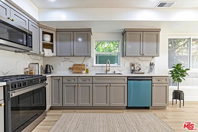 Foto del edificio - 5434 Romaine St