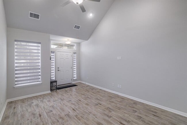 Foto del edificio - 4001 Birdwatch Loop