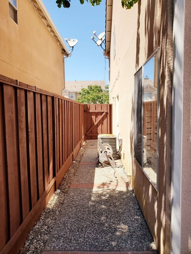 Foto del edificio - Prime Location Single Family Home