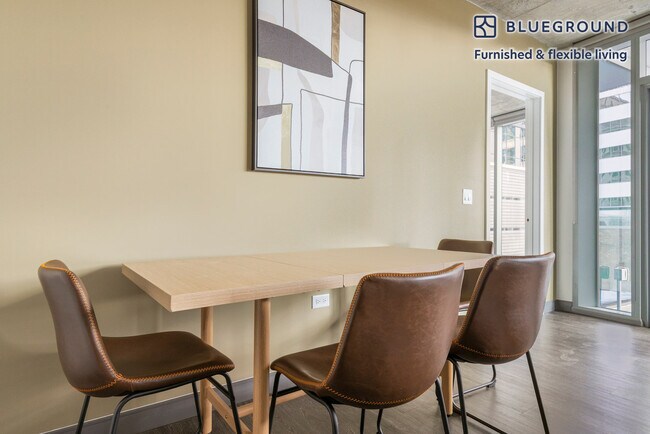 Building Photo - 60 E Randolph St