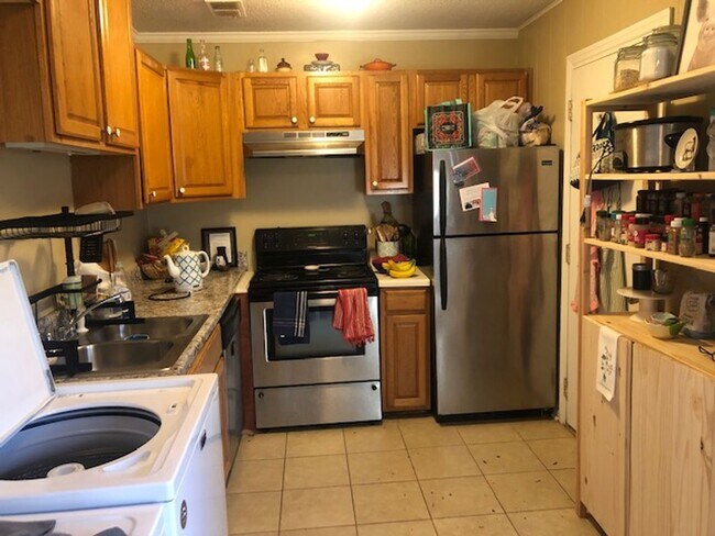Foto del edificio - 2 Bedroom 1 Bathroom Duplex in Winterville!
