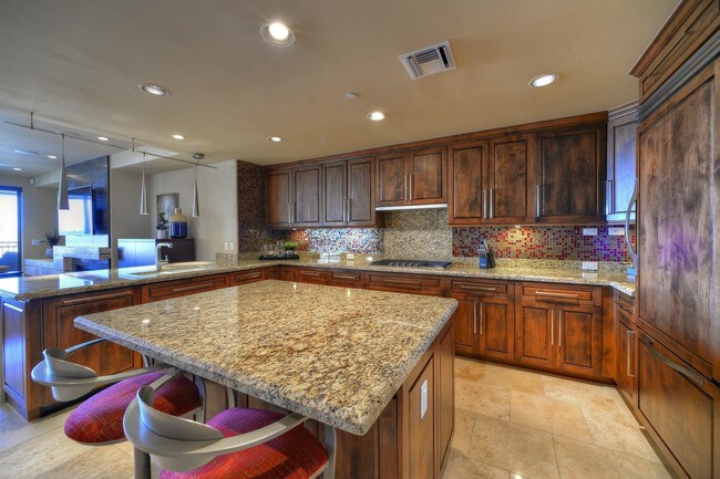 Foto del edificio - 7181 E Camelback Rd