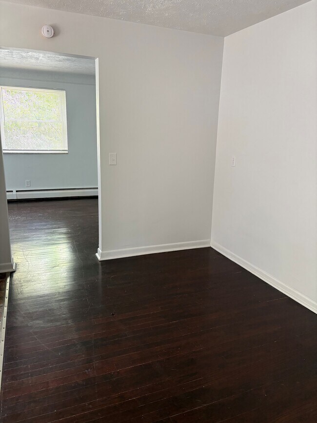 Foto del edificio - 2601 Chesterfield Ct