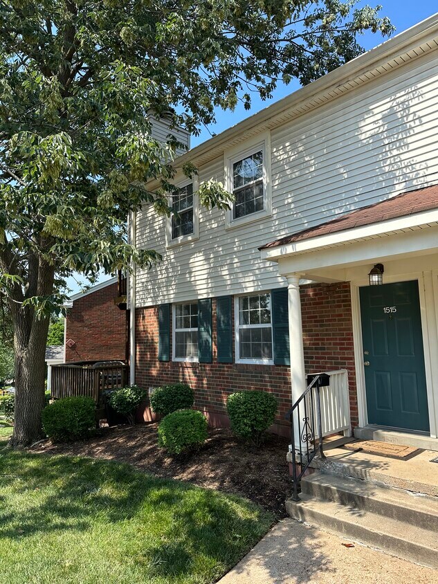 1515 Oriole Ln Unit 1515 Oriole Ln, St. Louis, MO 63144 Apartments in