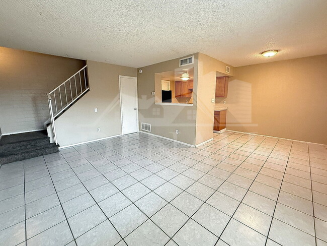 Foto del edificio - 4514 E Riverside St