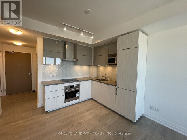 Building Photo - 8 Rouge Valley Dr W