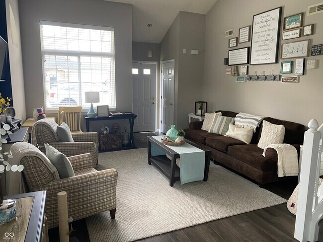 Foto del edificio - 8362 Enclave Blvd