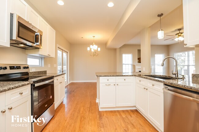 Foto del edificio - 1431 Bern Dr