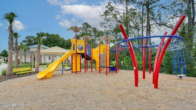 Building Photo - 353 Ponderosa Dr