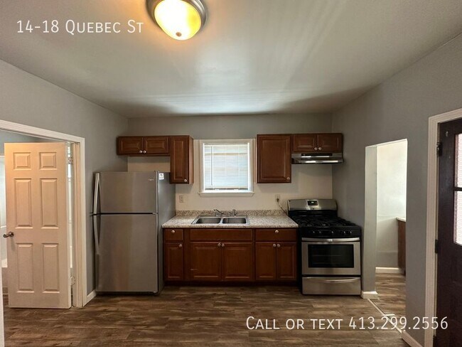 Building Photo - Stunning One Bedroom Apartment Located in ...