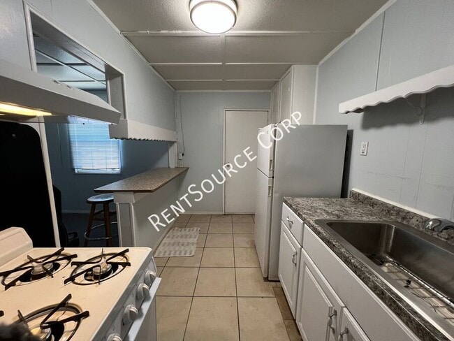 Foto del edificio - 1040-1042 Flora St