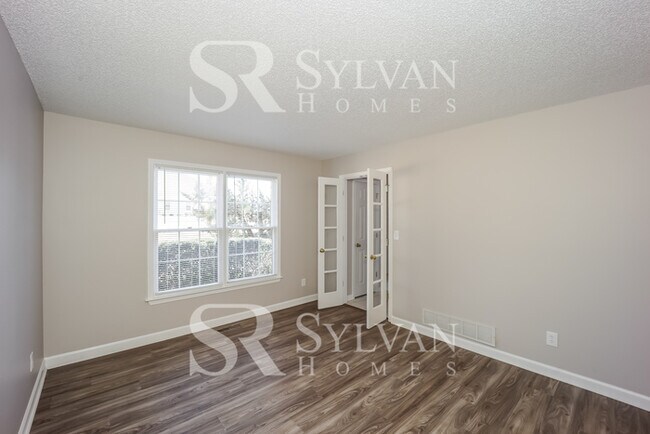Foto del edificio - Stunning 4BR 2.5BA home