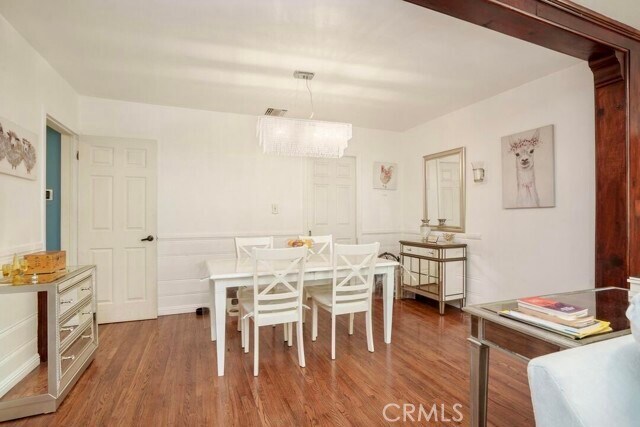 Foto del edificio - 7128 Mammoth Ave