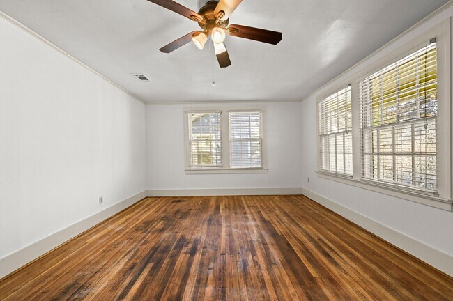 Building Photo - 1630 College Dr