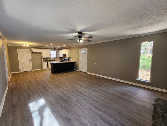 Building Photo - 8206 Dogwood Trail