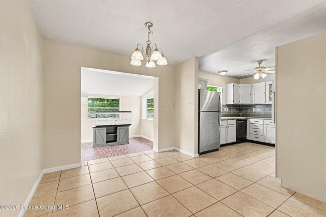 Building Photo - 3960 Barcelona St