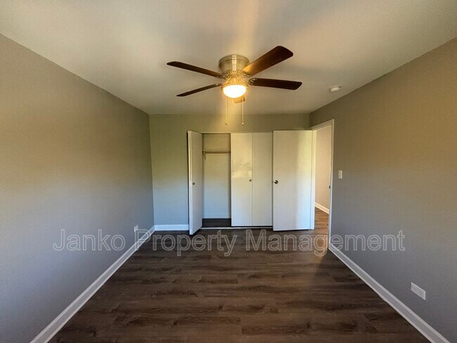 Foto del edificio - 4542 Heartland Dr