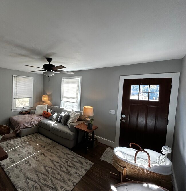 Foto del edificio - 233 Perry Ave