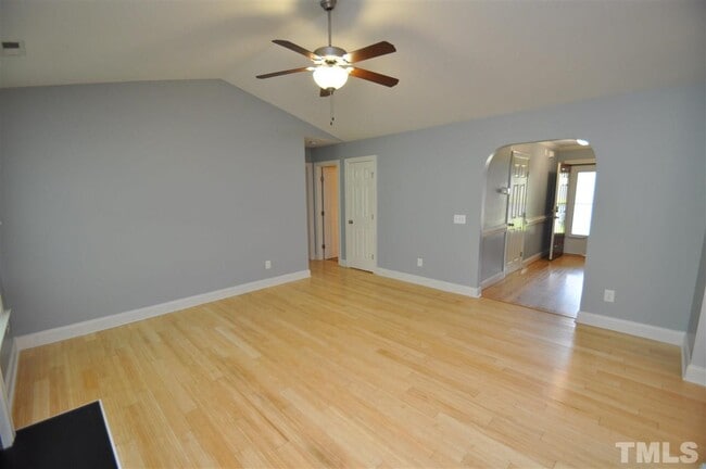 Building Photo - 1048 Dexter Ridge Dr