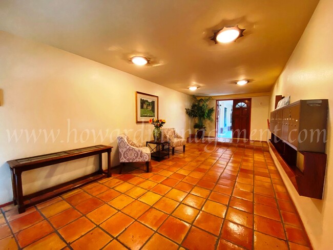 Foto del edificio - Professionally designed condo! Large kitch...