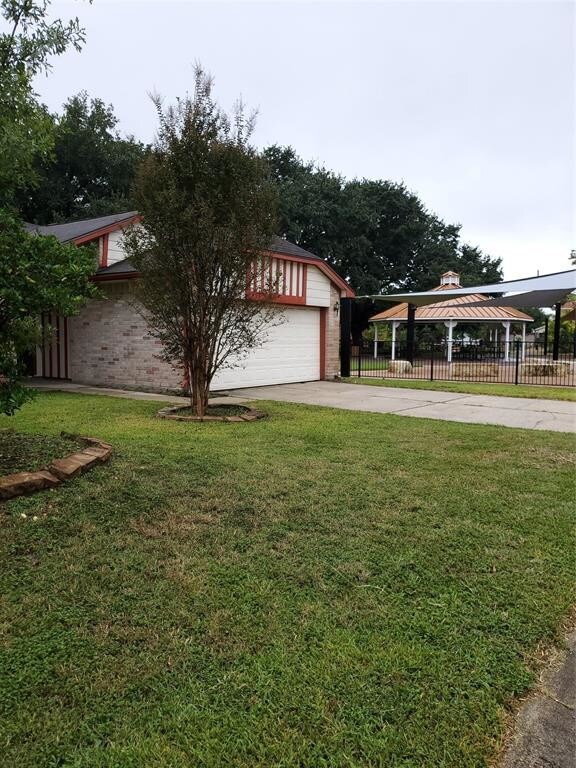 Foto del edificio - 10915 Fallbrook Dr