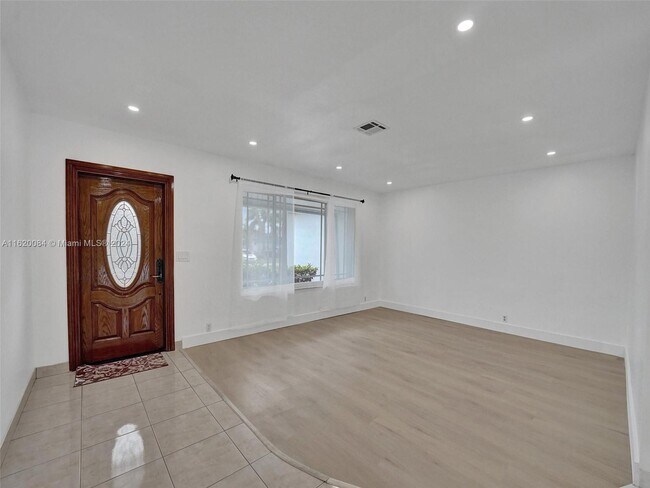 Foto del edificio - 5405 McKinley St