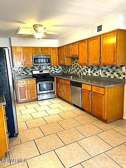 Foto del edificio - 5813 Beaumont Pl