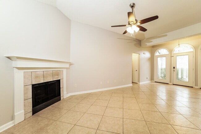 Foto del edificio - 2755 Fletcher View Dr