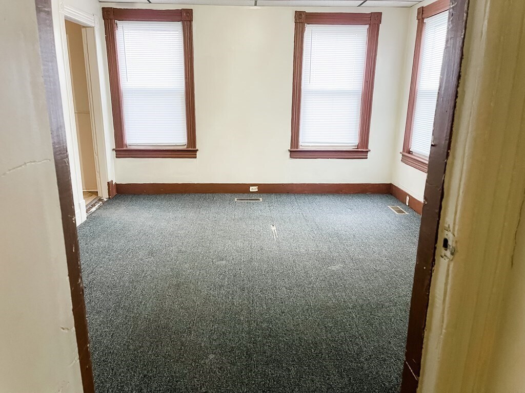 20 Lawson St Unit 20, Lowell, MA 01851 Room for Rent in Lowell, MA