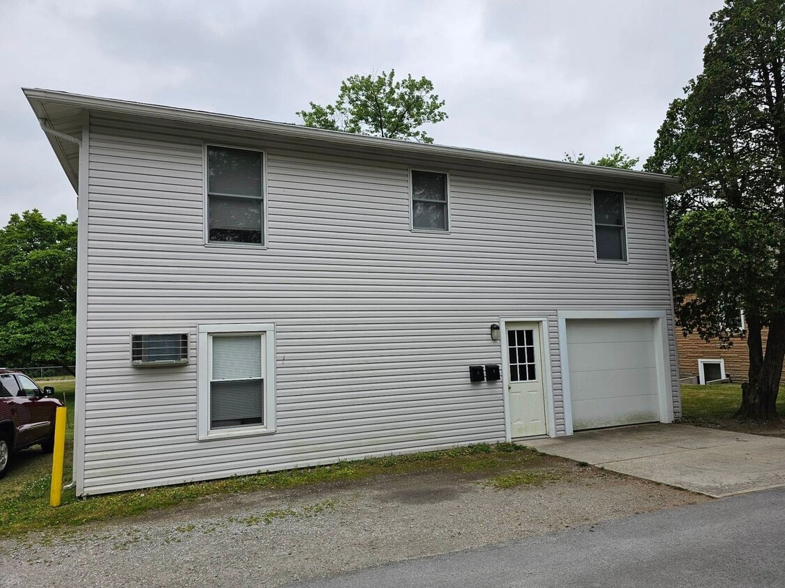 255 Crim St, Bowling Green, OH 43402 House Rental in Bowling Green