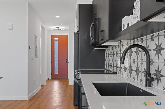 Foto del edificio - 2165 Gabriels Pl