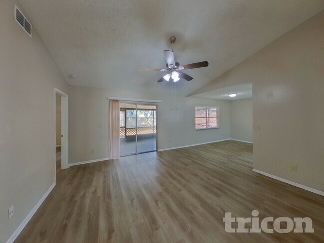 Foto del edificio - 2017 Rudder Dr