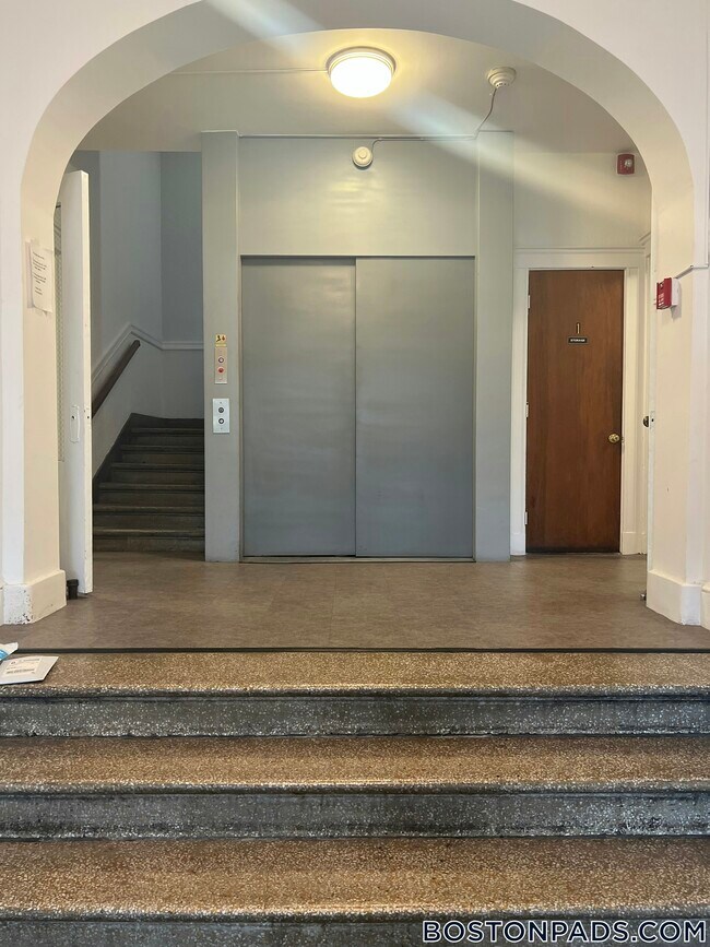 Foto del edificio - 1315 Commonwealth Ave