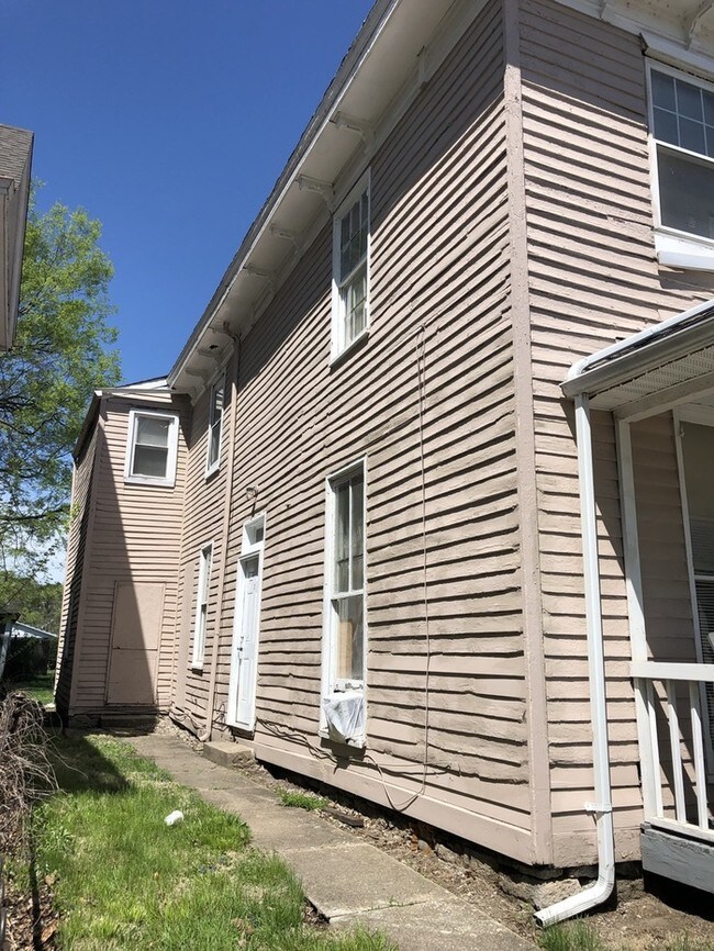 Foto del edificio - German Village Apartment in Four Family!