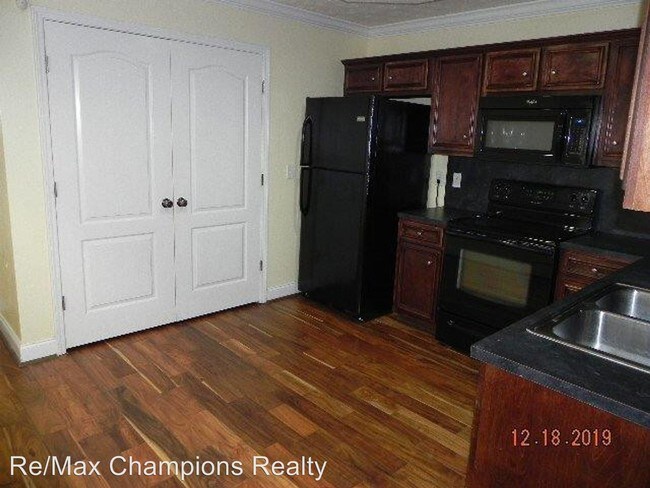 Building Photo - 3 br, 2.5 bath House - 19 Arbor Cove Dr.