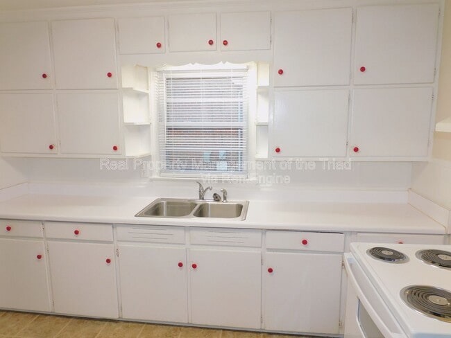 Building Photo - 3407 Derby Pl
