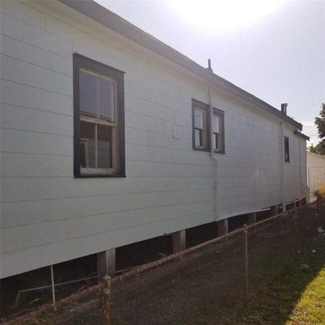 Building Photo - 4607 Avenue K