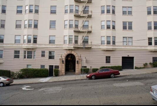 Foto del edificio - California & Pierce Apartments