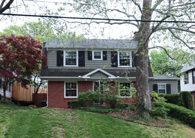 Building Photo - 4943 State Line Rd