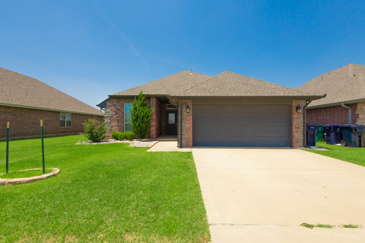 16209 Iron Tree Ln, Edmond, OK 73013 House Rental in Edmond, OK